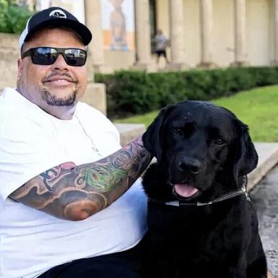 Homem diz que cão o ajudou a detectar grave problema de saúde