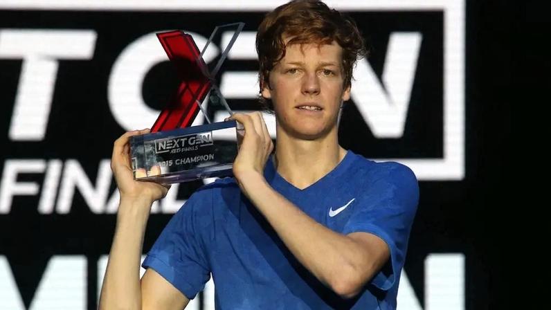 Em 2019, aos 18 anos, Jannik Sinner venceu o NextGen Finals, em Milão (Reprodução)