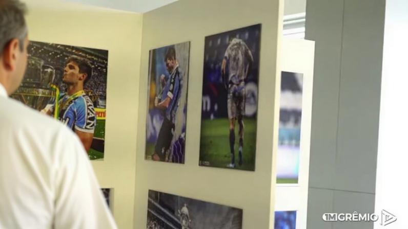 Juan Nardoni e Leo Pérez visitam o Museu do Grêmio