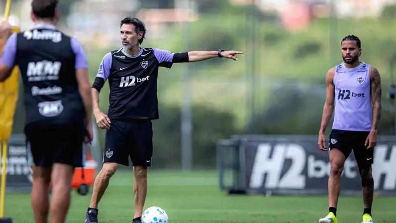 Desfalques na defesa e meio: Domínguez define opções do Atlético contra SP