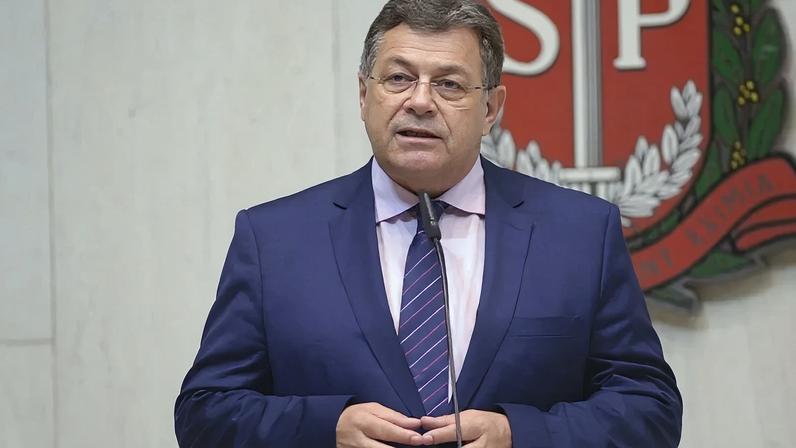Na imagem, o deputado estadual Emídio de Souza
