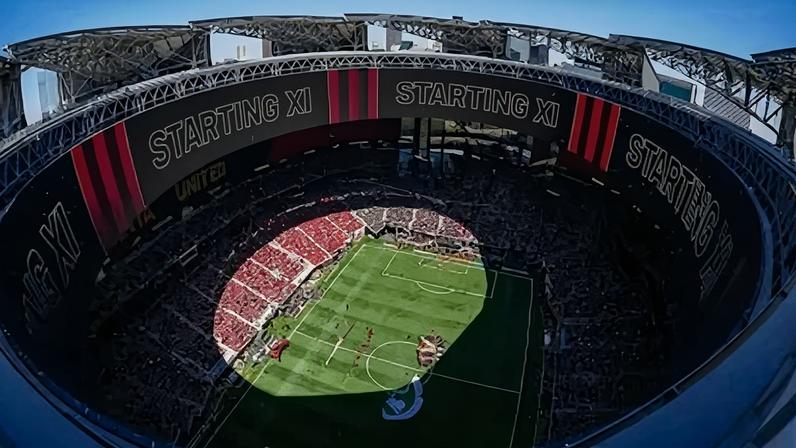 Mercedes-Benz Stadium, em Atlanta, é um dos estádios que receberá jogos da Copa do Mundo 2026