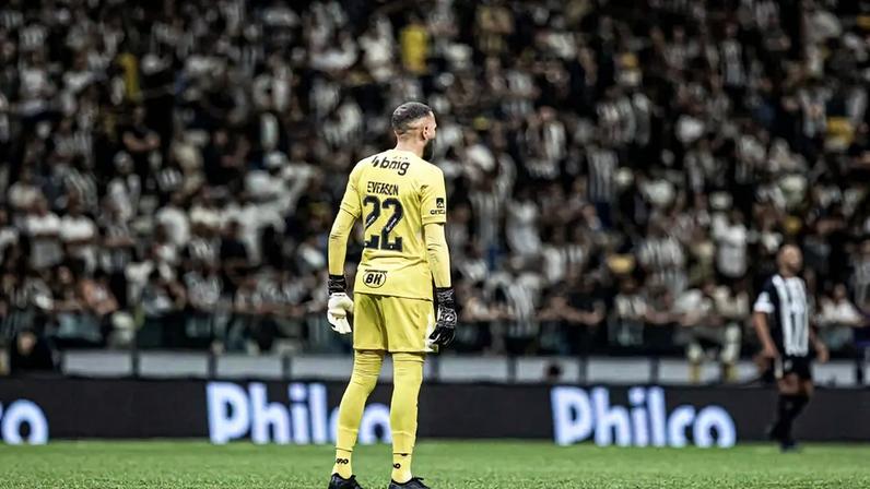 Éverson em Atlético x Inter (Foto: Luciano Brew / GazetaPress)