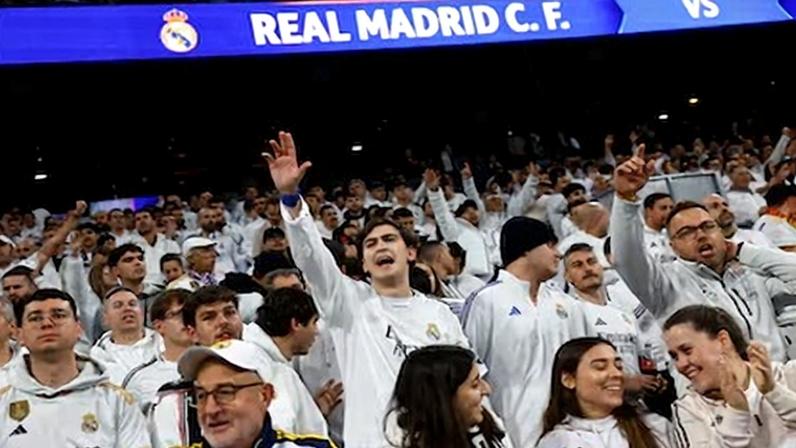 Aficionados del Real Madrid animan en el encuentro de Champions del pasado diciembre ante el Manchester City.