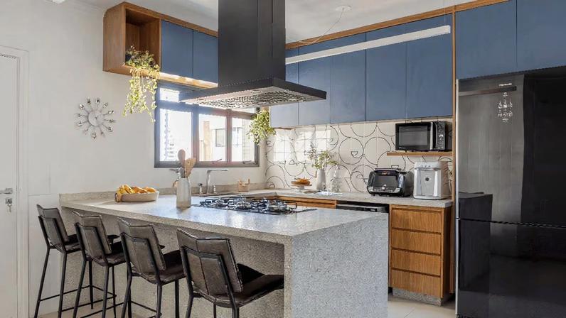 Marcenaria sob medida vs móveis planejados: qual escolher