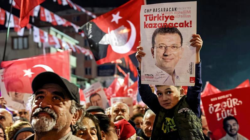 Prefeito de Istambul enfrenta julgamento sob repressão à oposição na Turquia