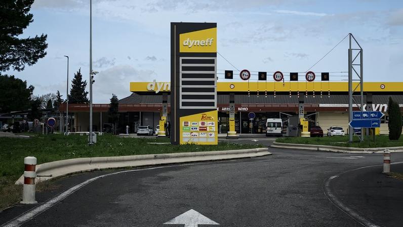 Posto de gasolina perto de Toulouse, na França, em 12 de março de 2026. Foto: Lionel Bonaventure/AFP