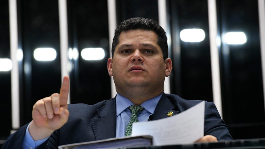 Plenário do Senado Federal durante sessão deliberativa ordinária. Ordem do dia. À mesa, em pronunciamento, presidente do Senado Federal, senador Davi Alcolumbre (DEM-AP). Foto: Roque de Sá/Agência Senado