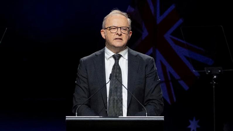 Albanese diz três australianos estavam no submarino dos EUA que afundou navio iraniano