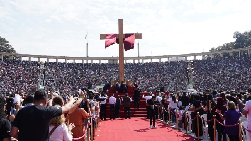 Universal ocupa nove estádios na Sexta-Feira Santa