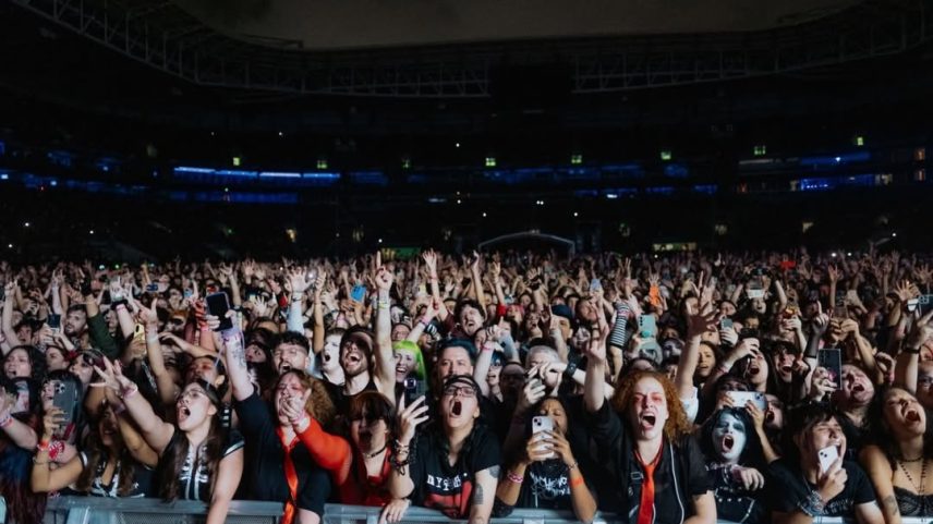 Brasileiro viaja duas vezes mais para shows do que a média global; entenda por quê