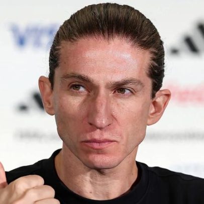 TV inglesa questiona demissão de Filipe Luís