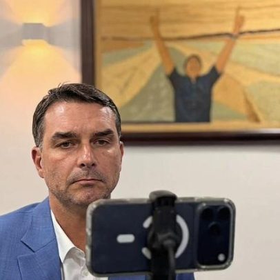 Flávio afirma que Lula afogou no álcool