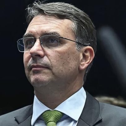 Jingle em evento com Flávio Bolsonaro chama a Terceira Via de 'sequelada'