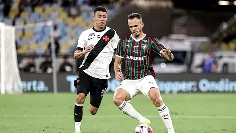 Foto do duelo Fluminense x Vasco pelo Cariocão