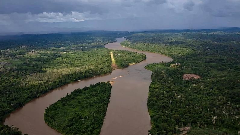 Vista aérea do rio Uraricoera, na Terra Indígena Yanomami. Foto: Bruno Mancinelle/Casa de Governo