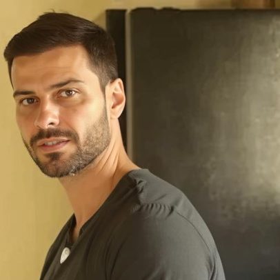 Ator de Vai Que Cola é internado após ataque de ácaros