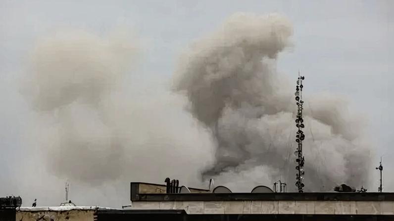 Fumaça após ataque em Teerã 16/3/2026 Majid Asgaripour/WANA (West Asia News Agency) via REUTERS