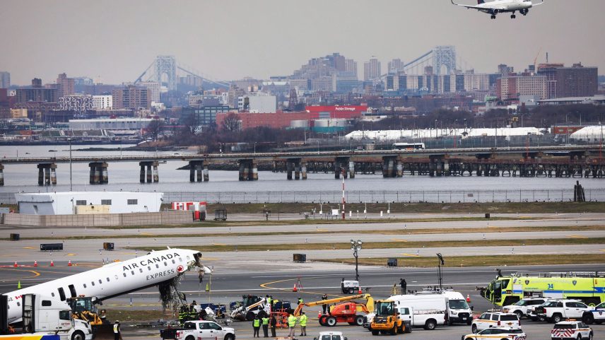 A FAA enfrenta dificuldades em recrutar e treinar novos controladores