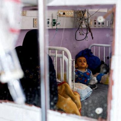 Estoques médicos em Gaza em nível crítico, afirma OMS