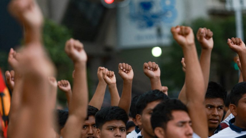 Tribunal mexicano manda Exército entregar documentos dos estudantes desaparecidos