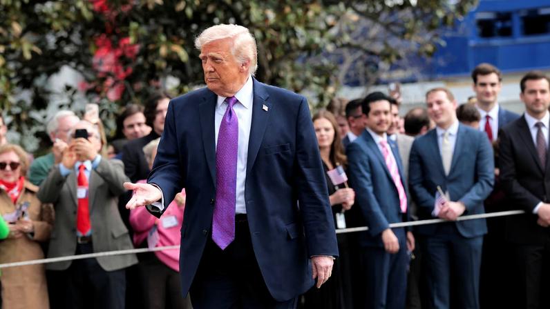 Trump diz à Fox News que EUA podem escoltar petroleiros no Estreito de Hormuz