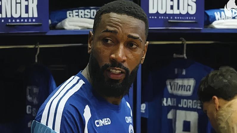 Gerson, meio-campista do Cruzeiro, antes da final do Campeonato Mineiro 2026