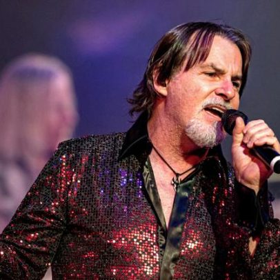 Tommy DeCarlo, vocalista do Boston, morre aos 60