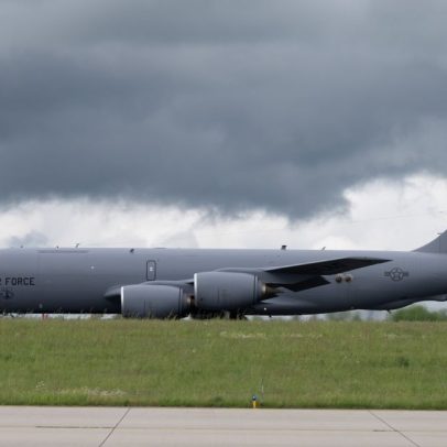 Avião de reabastecimento dos EUA cai no Iraque, diz Exército