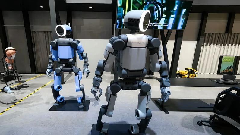 Atlas, robô humanoide da Boston Dynamics, durante demonstração pública na CES 2026 (Getty Images)
