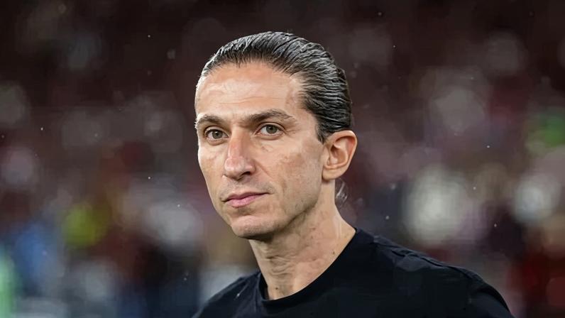 Filipe Luís se despede do Flamengo após demissão