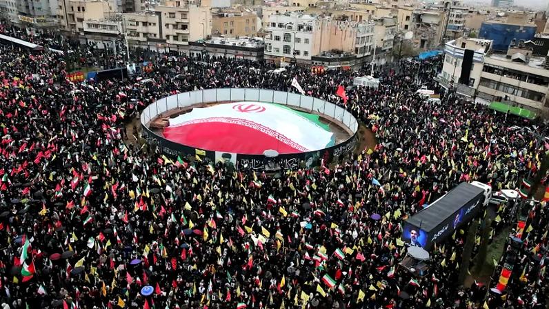 Iranianos em Teerã durante protesto pró-Palestina e anti-Israel