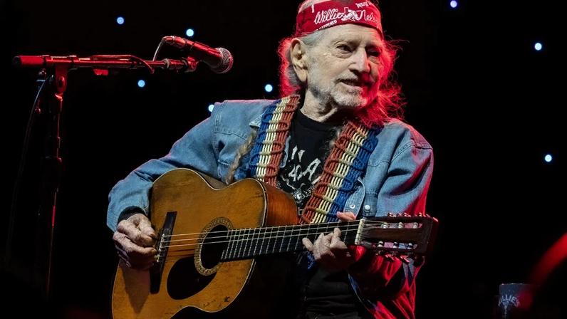 Festival Outlaw Music de Willie Nelson retorna com Avett Brothers, Wilco e Crow