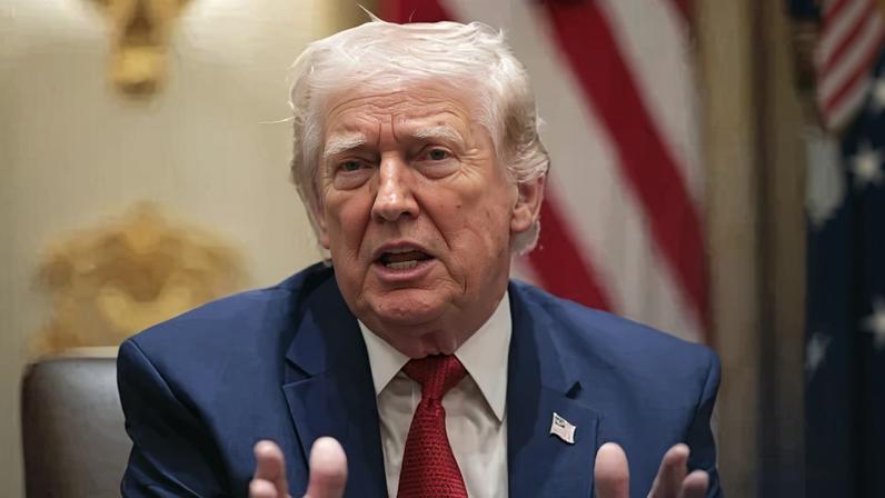 O presidente dos EUA, Donald Trump, durante uma reunião de gabinete na Casa Branca, nesta quinta-feira (26)