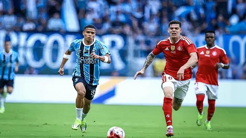 Internacional contesta VAR no GreNal e cobra critérios