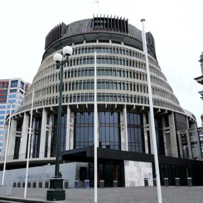 Nova Zelândia pode endurecer regras de imigração por preocupações com crimes