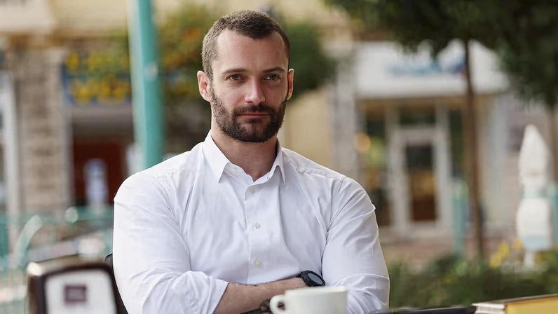 Herdeiro de Sarkozy busca traçar seu caminho político na Riviera Francesa