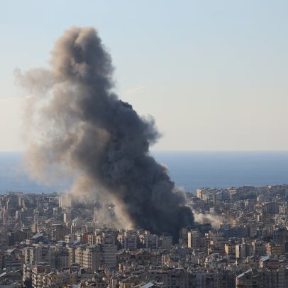 Após a morte de Khamenei, Hezbollah ataca Israel e reacende confronto com bombardeios em Beirute