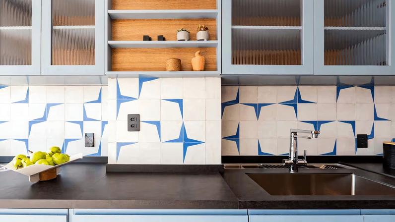 Cinco revestimentos coloridos para ambientes da casa