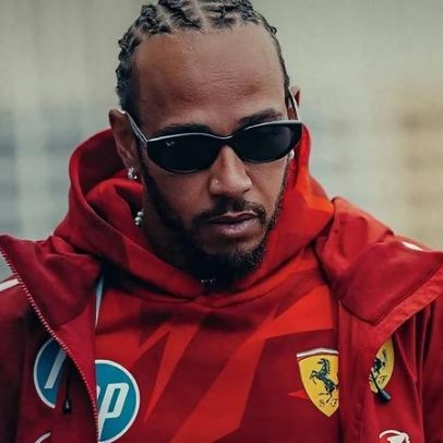 Antes do GP do Japão, Hamilton surge com Ferrari lendária