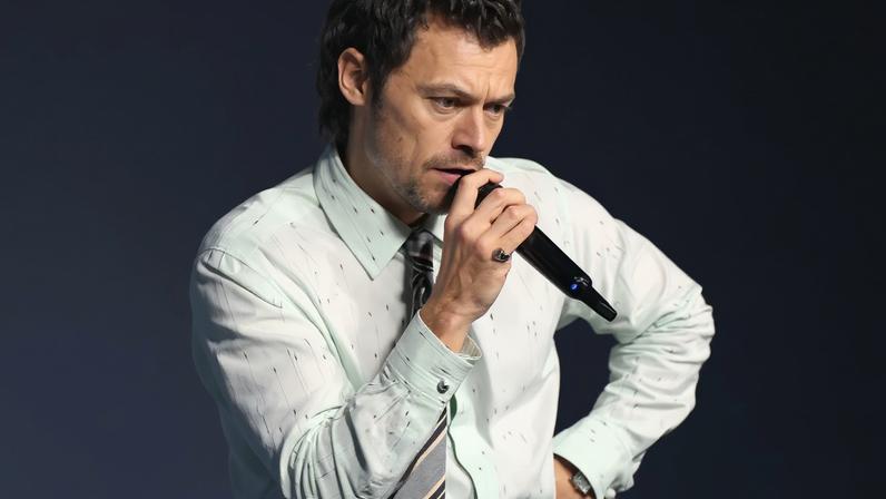 Harry Styles abandona o disco ao cobrir clássico de Tears for Fears