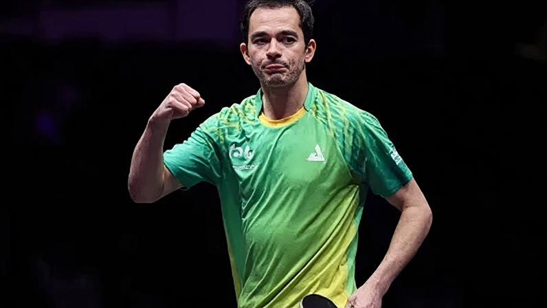 Hugo Calderano vence fácil e larga bem na Copa do Mundo