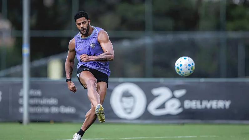 Atlético-MG encara líder São Paulo buscando recuperação e novidades na escalação