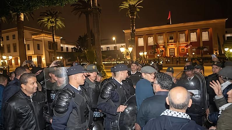 Despliegue policial en Marruecos para impedir una protesta contra el ataque de EE UU e Israel a Irán, el día 1 de marzo en Rabat.