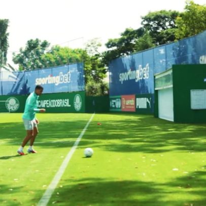 Andreas Pereira leva filho a treino do Palmeiras