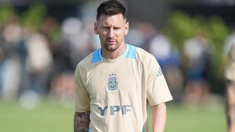 Messi em treino da Argentina
