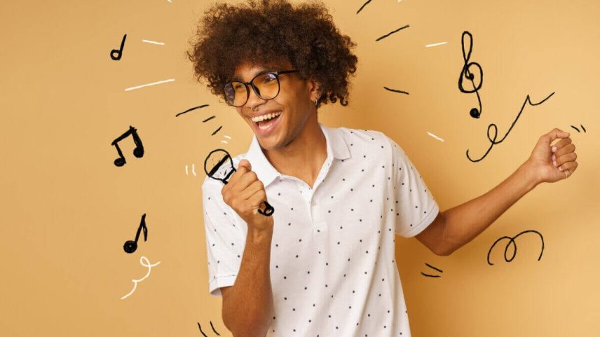 Entenda como cantar em inglês pode melhorar sua pronúncia