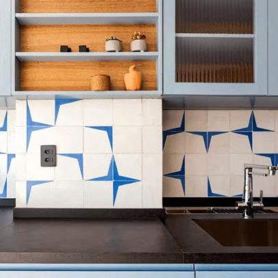 Cinco revestimentos coloridos para transformar ambientes domésticos