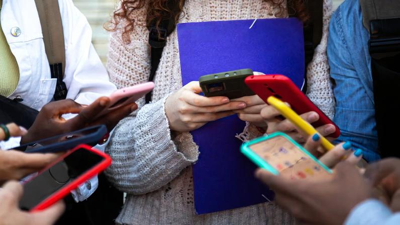 Estudos indicam que a pressão social e a comparação impactam na saúde mental