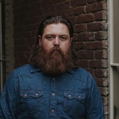 Drayton Farley, conhecido pelo country sombrio, aposta em álbum mais leve